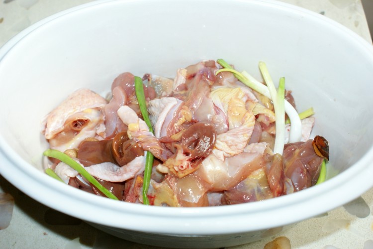 鲜菇蒸土鸡步骤3
