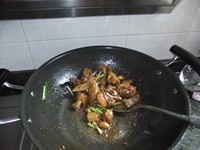姜葱炒鸡块步骤11