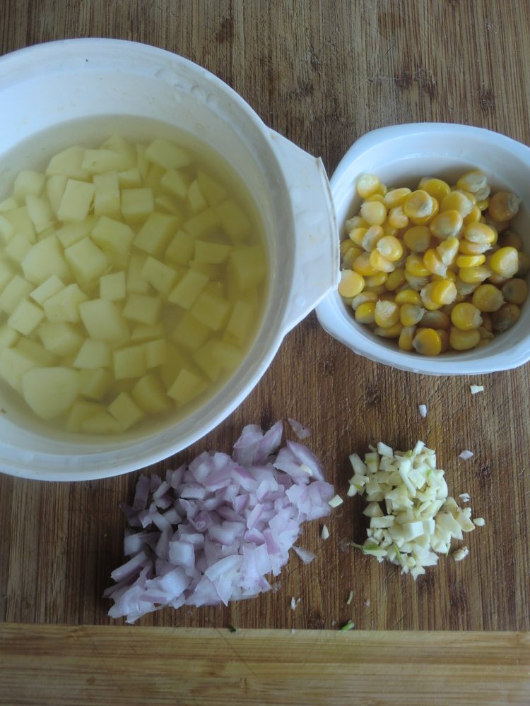 西式奶油鸡肉玉米汤步骤3