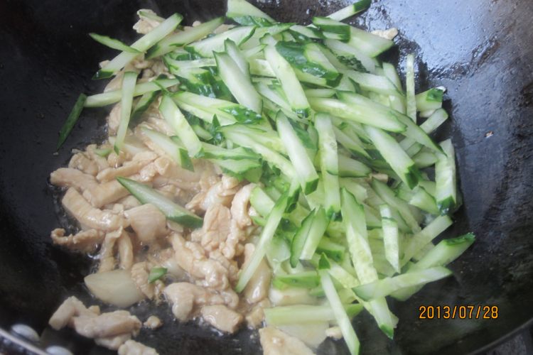 黄瓜鸡丝拌饭步骤7