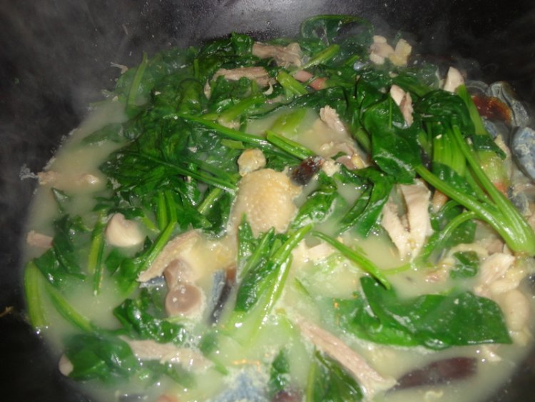 鸡丝菠菜汤步骤11