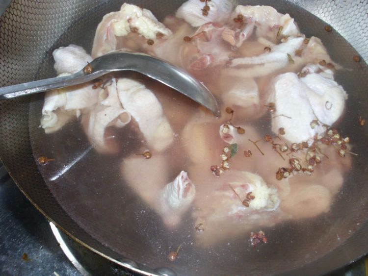 胡萝卜炒鸡步骤1