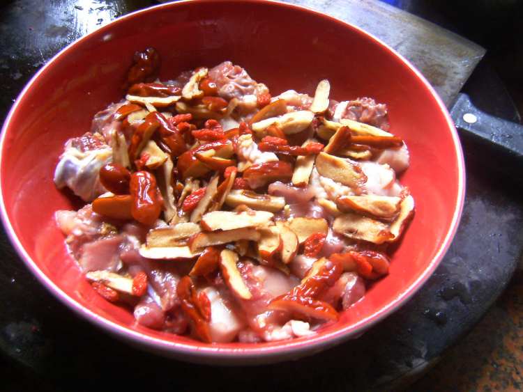 红枣蒸鸡肉步骤6