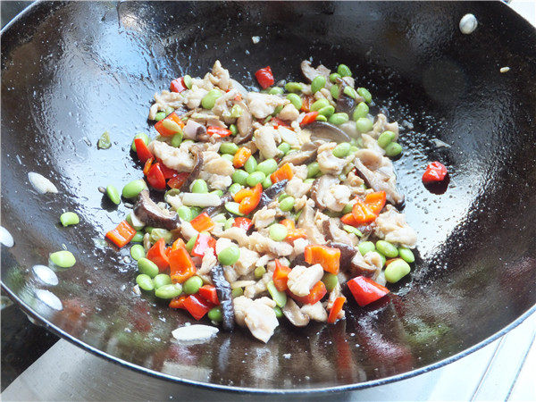 毛豆炒鸡丁步骤10