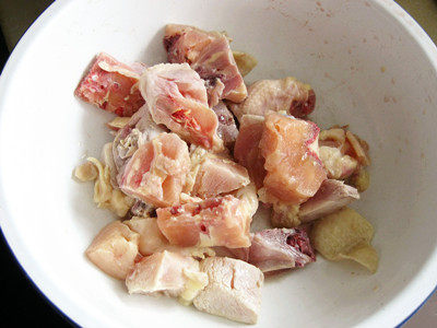 土豆酱鸡块步骤1