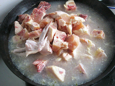 土豆酱鸡块步骤2