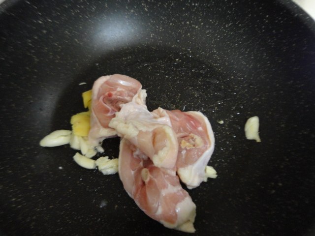 鸡肉蛤蜊汤步骤5