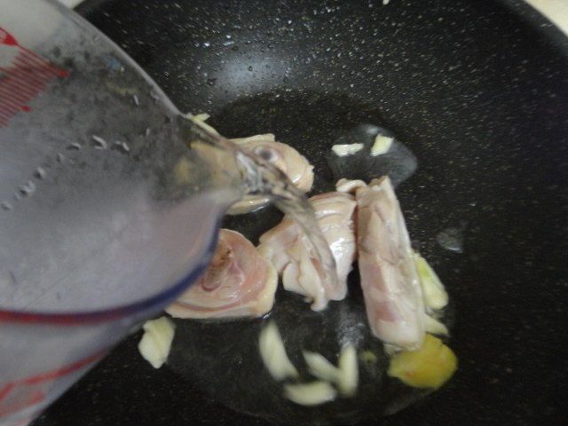 鸡肉蛤蜊汤步骤6
