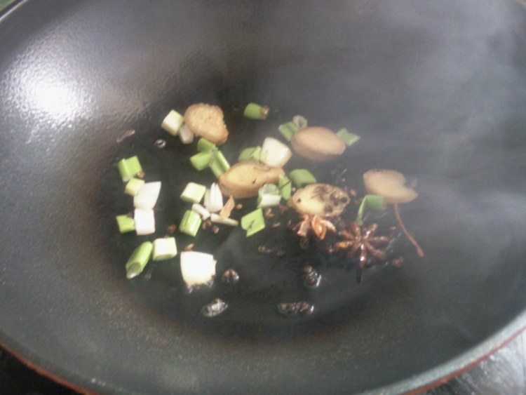 土豆鸡块炖豆角步骤7
