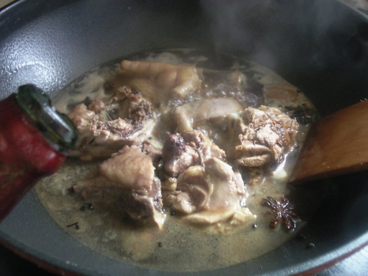 土豆鸡块炖豆角步骤12