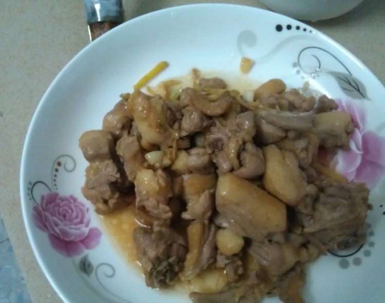 土豆焖鸡块步骤4