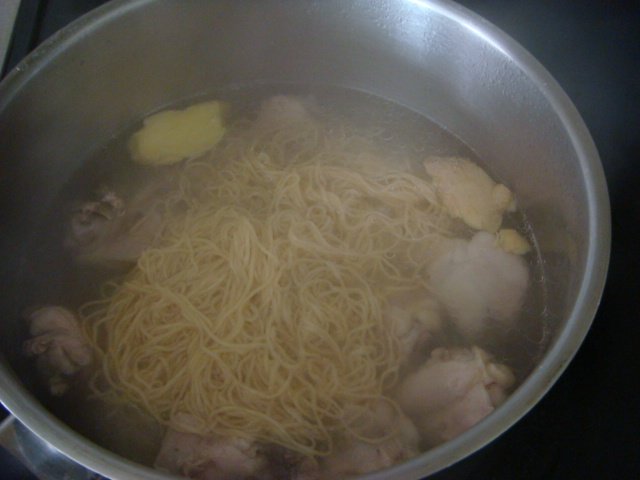 姜汤鸡肉面步骤8