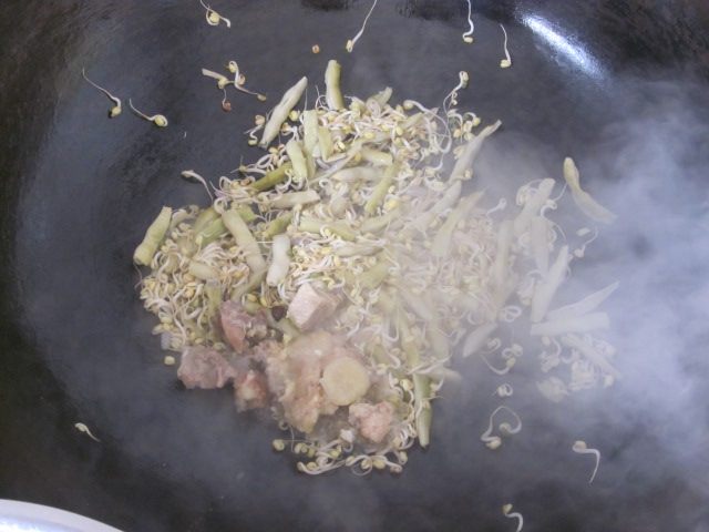 四季豆豆芽豆腐汤步骤5