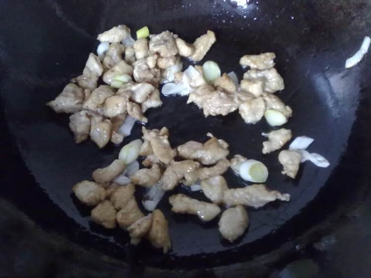 蘑菇鸡肉意面步骤8