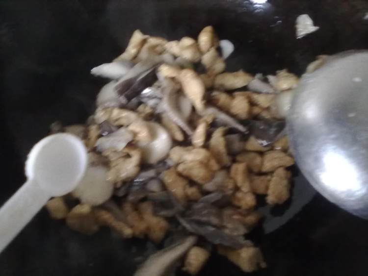蘑菇鸡肉意面步骤10