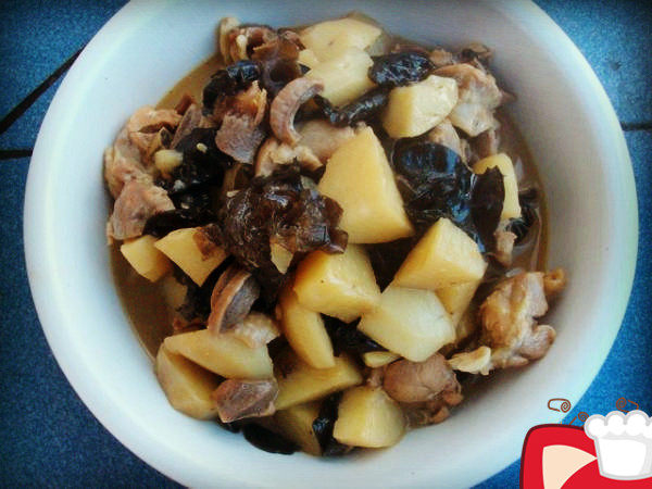 家常菜鸡肉炖土豆步骤7