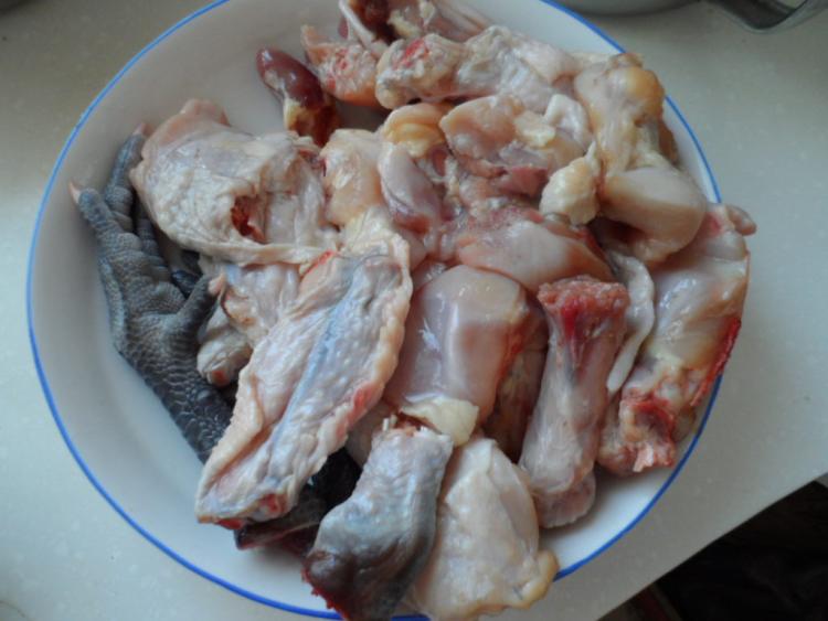 小鸡炖梅豆步骤1
