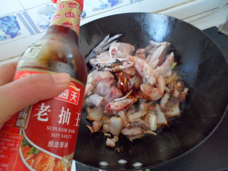 小鸡炖梅豆步骤6