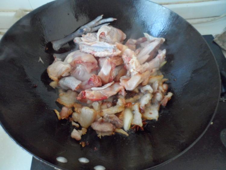 小鸡炖梅豆步骤5