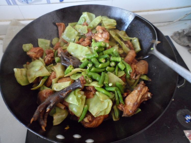 小鸡炖梅豆步骤11
