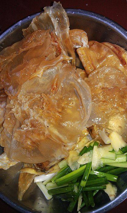 鸡肉瘦肉桂圆肉煲花胶步骤6