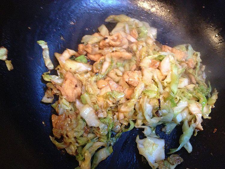 鸡肉炒包心菜步骤10
