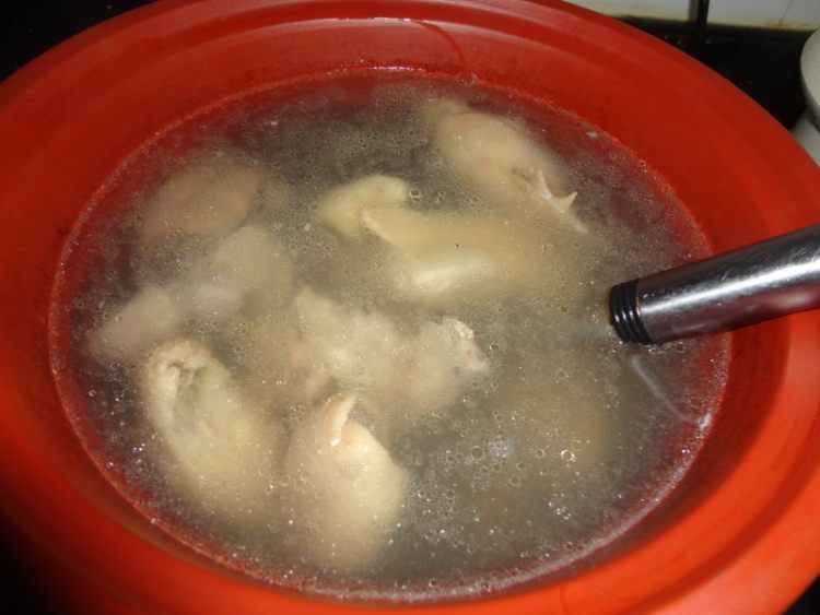 茶树菇炖鸡汤步骤4