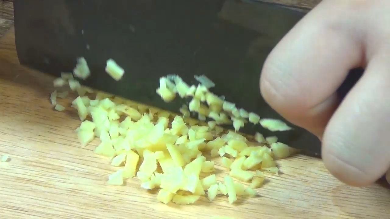 拌饭酱蒸鸡翅步骤1