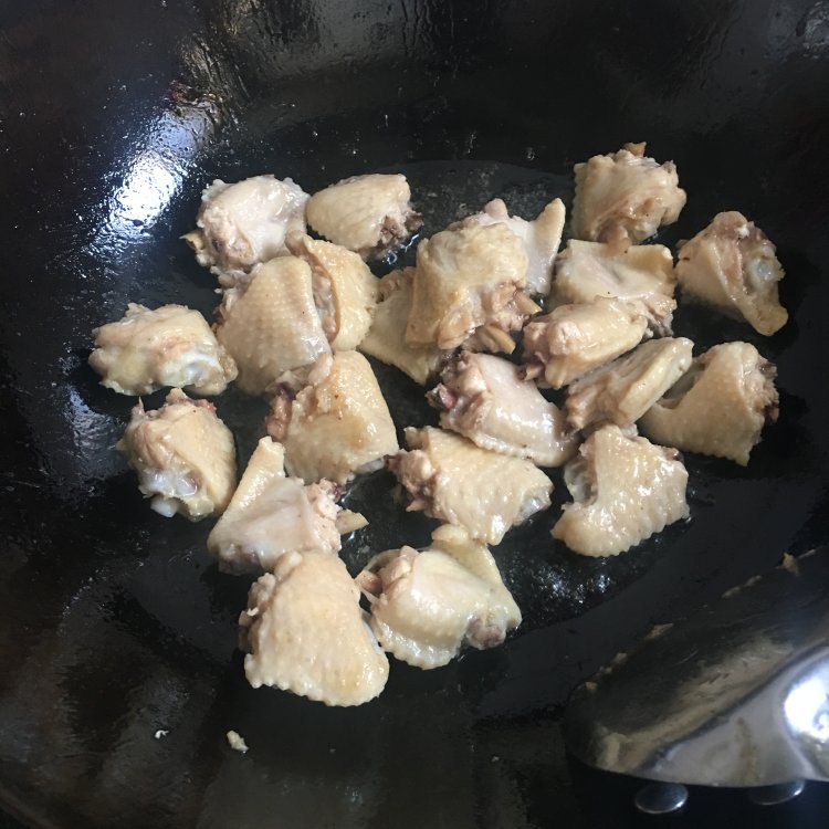 菌菇花雕鸡翅步骤5