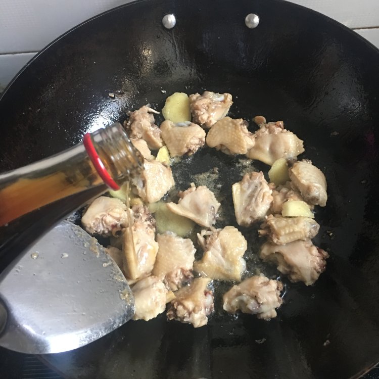 菌菇花雕鸡翅步骤7