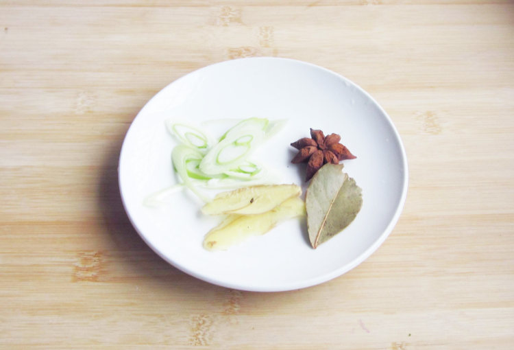 栗子香菇鸡饭步骤3