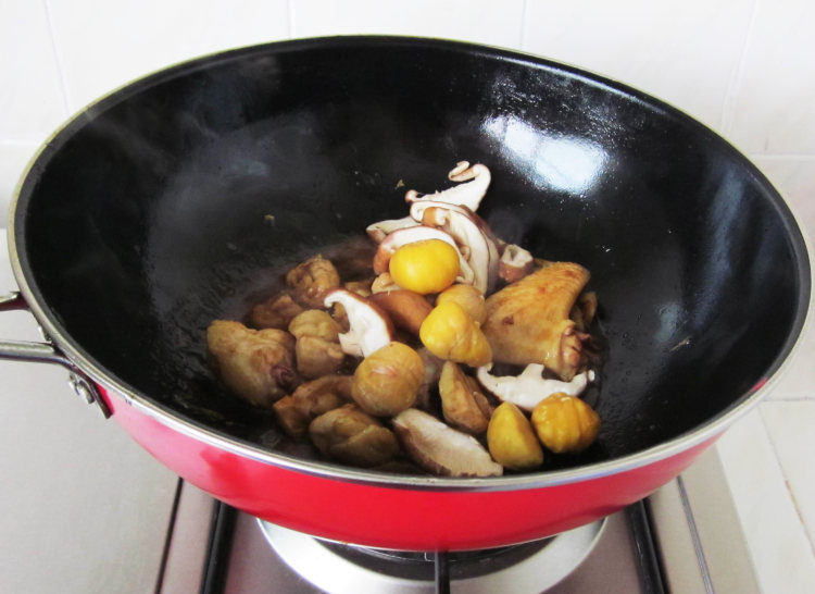 栗子香菇鸡饭步骤8