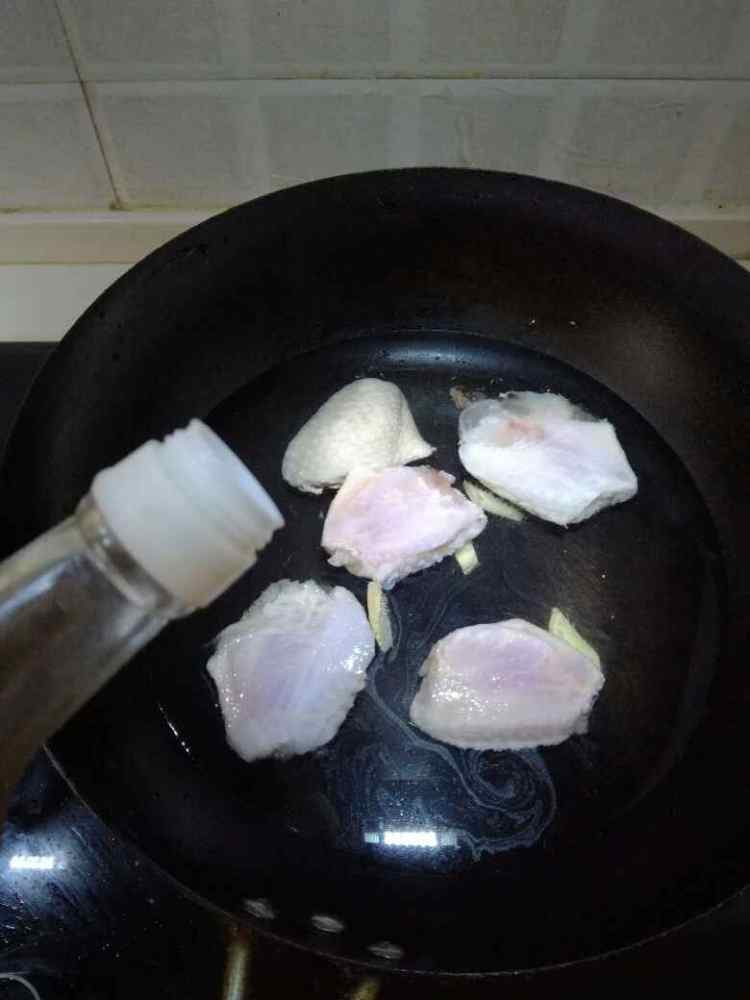鸡翅烧土豆玉米步骤2