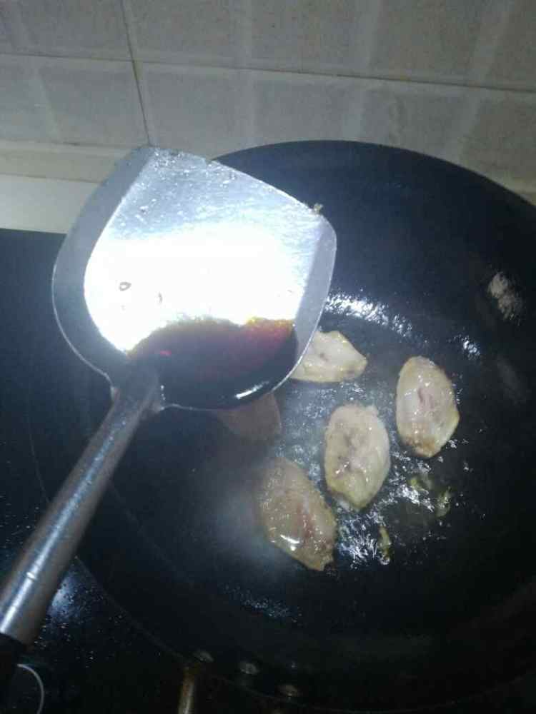 鸡翅烧土豆玉米步骤5