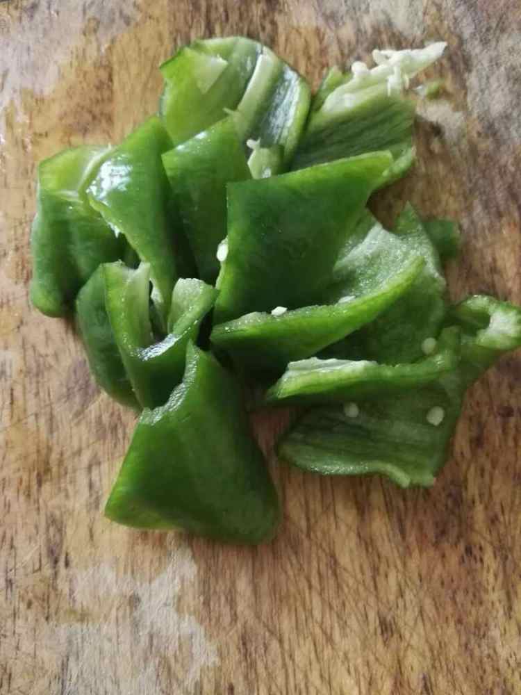 葡萄酒焖土豆鸡翅步骤4