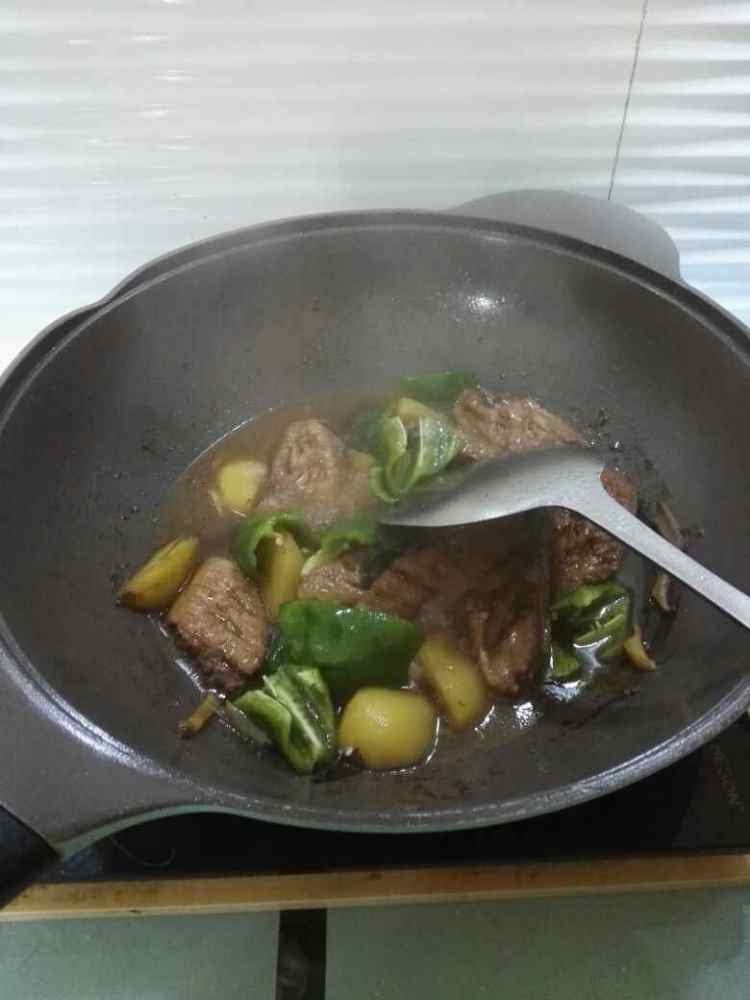 葡萄酒焖土豆鸡翅步骤9
