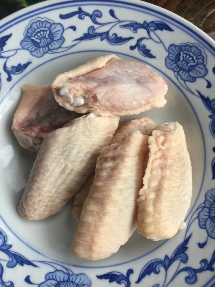 孜然蒜香烤鸡翅步骤1