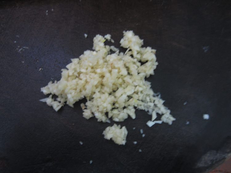 黑椒脆皮鸡翅步骤2