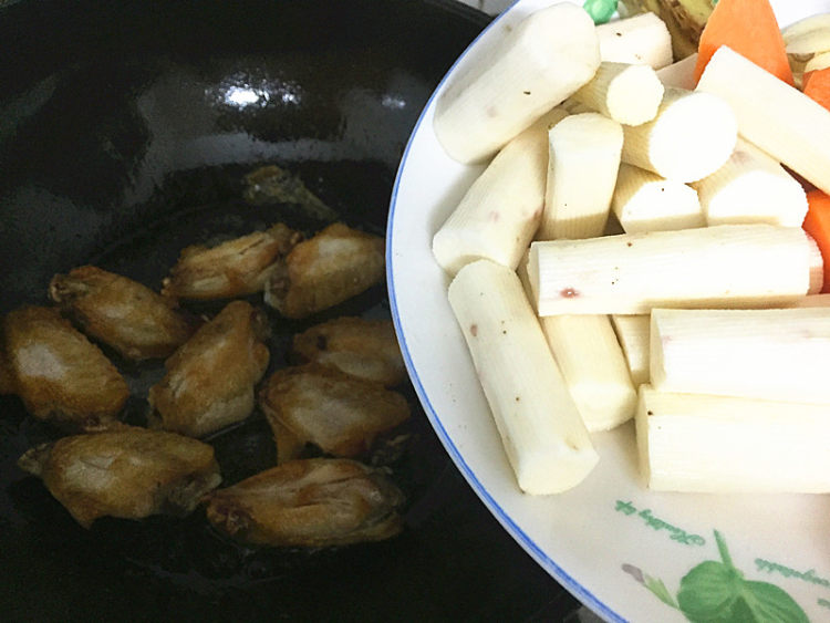 山药焖鸡翅步骤5