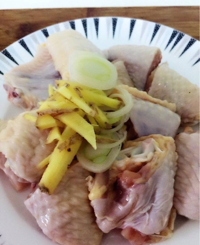 蒜苔土豆烧鸡翅步骤4