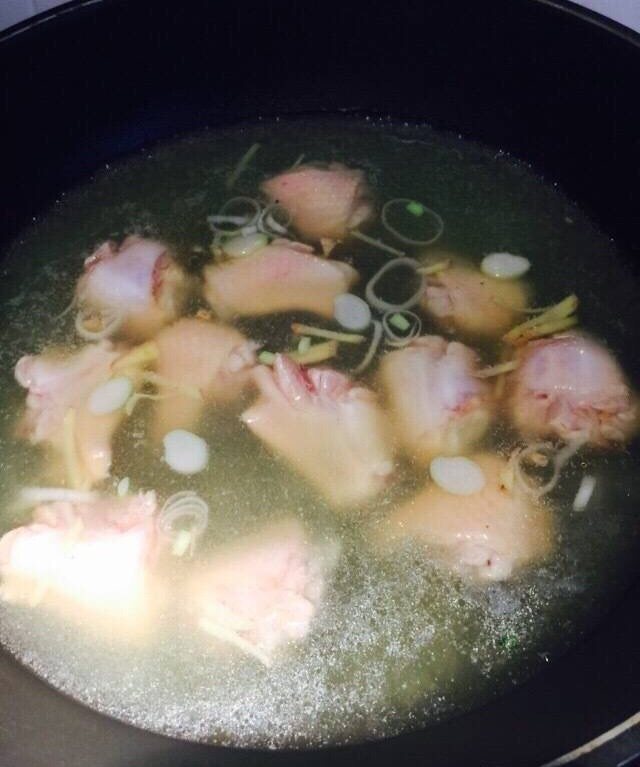 蒜苔土豆烧鸡翅步骤7