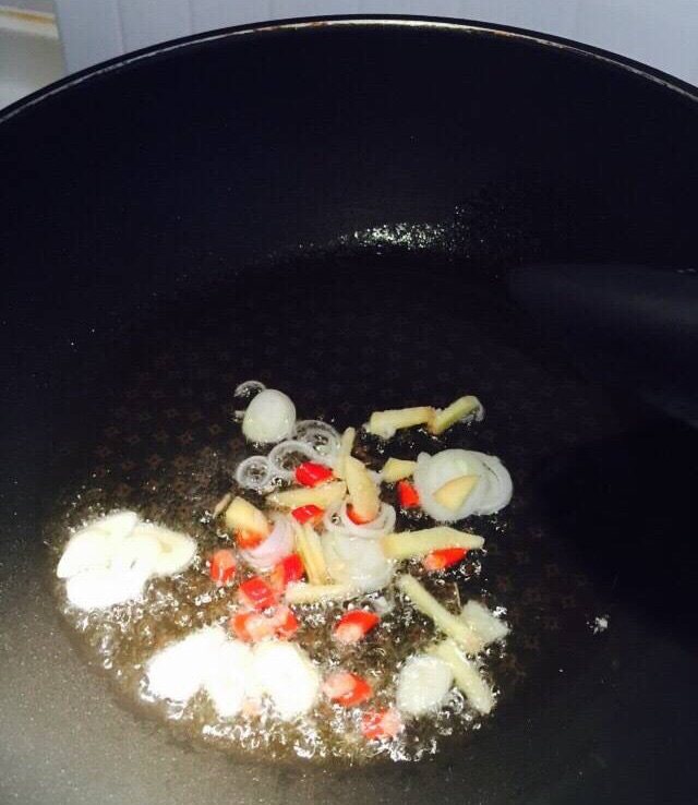 蒜苔土豆烧鸡翅步骤10