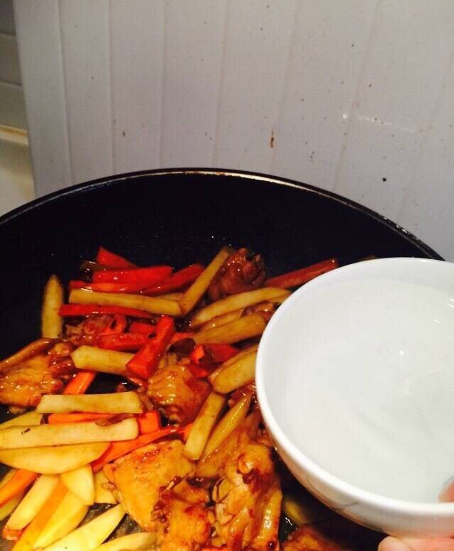 蒜苔土豆烧鸡翅步骤16