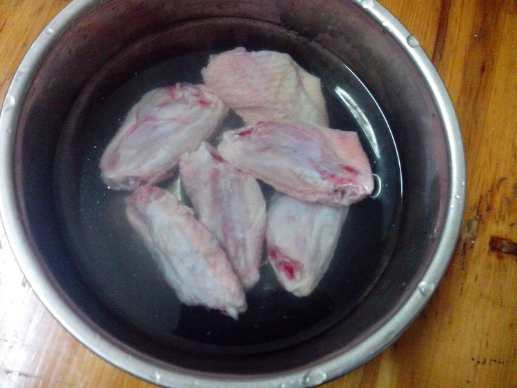 蜂蜜烤鸡翅#新鲜从这步骤1