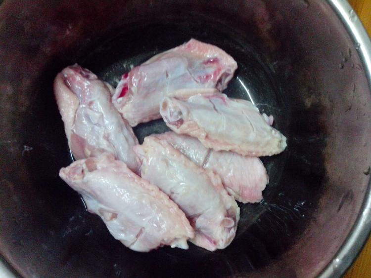 蜂蜜烤鸡翅#新鲜从这步骤2