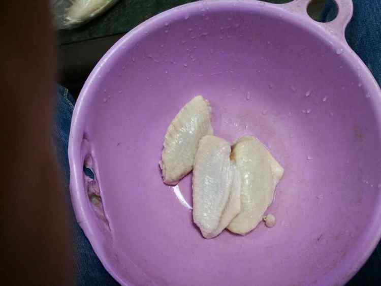 黑米翅包饭#多效护理步骤1