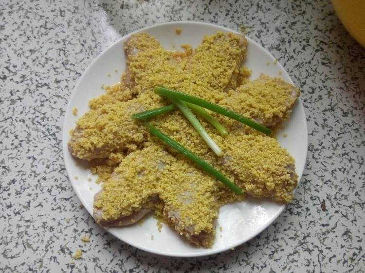 小米蒸鸡翅步骤4