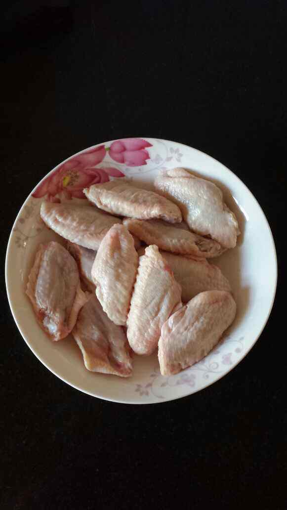 美味炸鸡翅步骤1