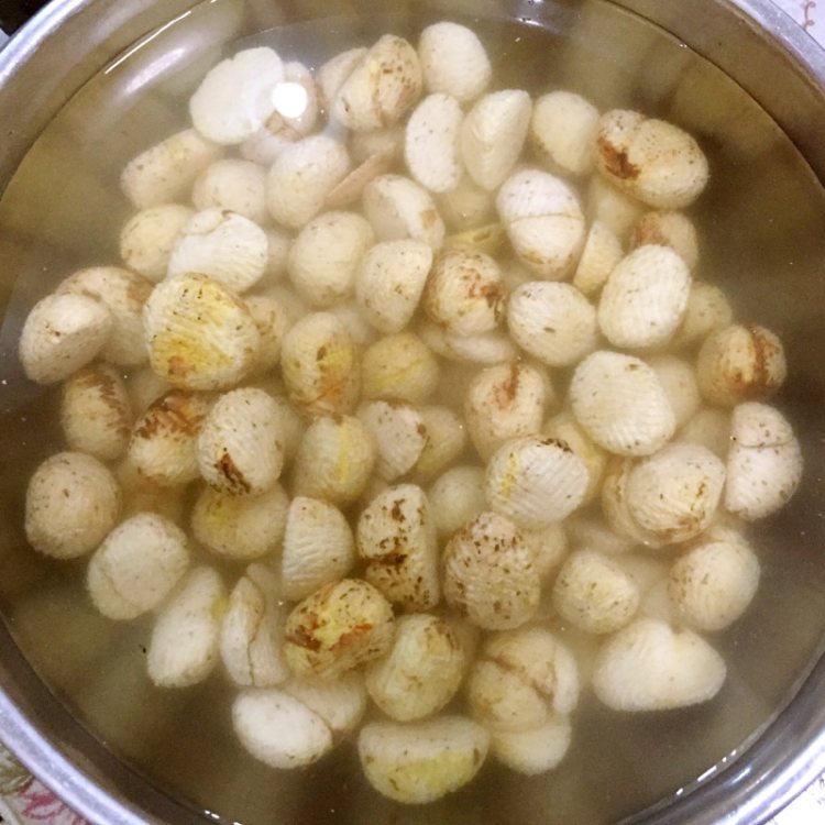 红烧板栗鸡翅步骤2