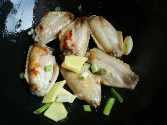 鸡翅炖香菇步骤5